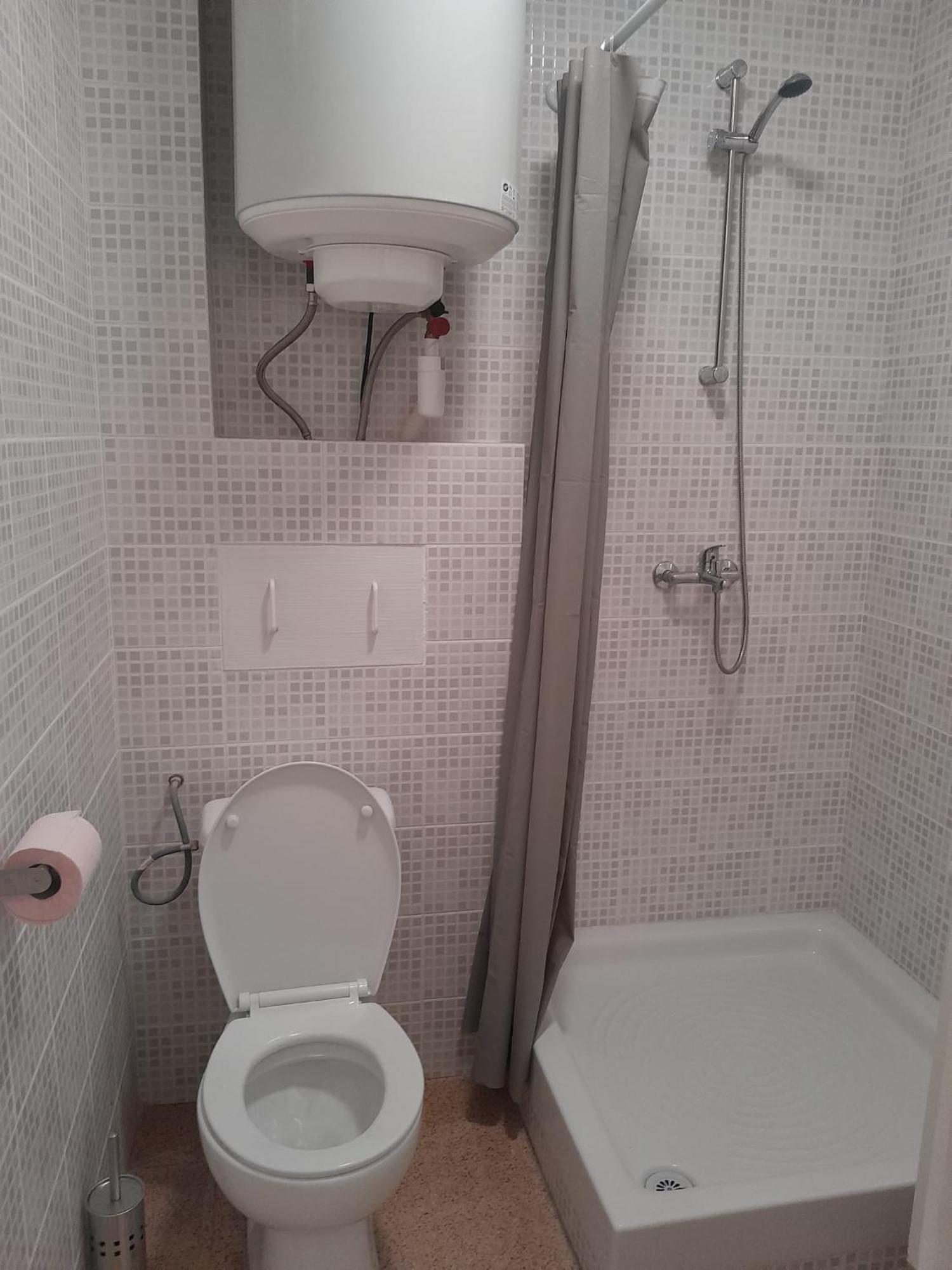 Apartment Avec Balcon 2 *